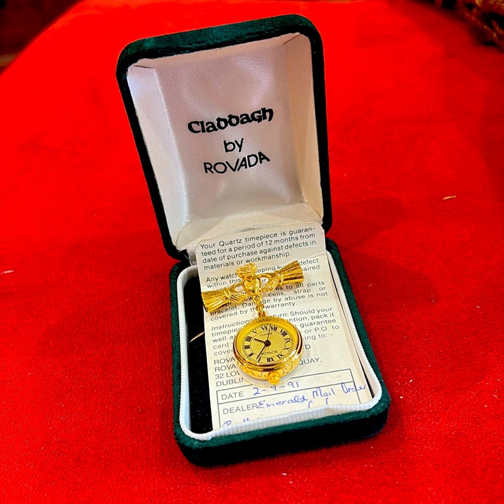 Classy Quartz timepiece/pin by Rovada